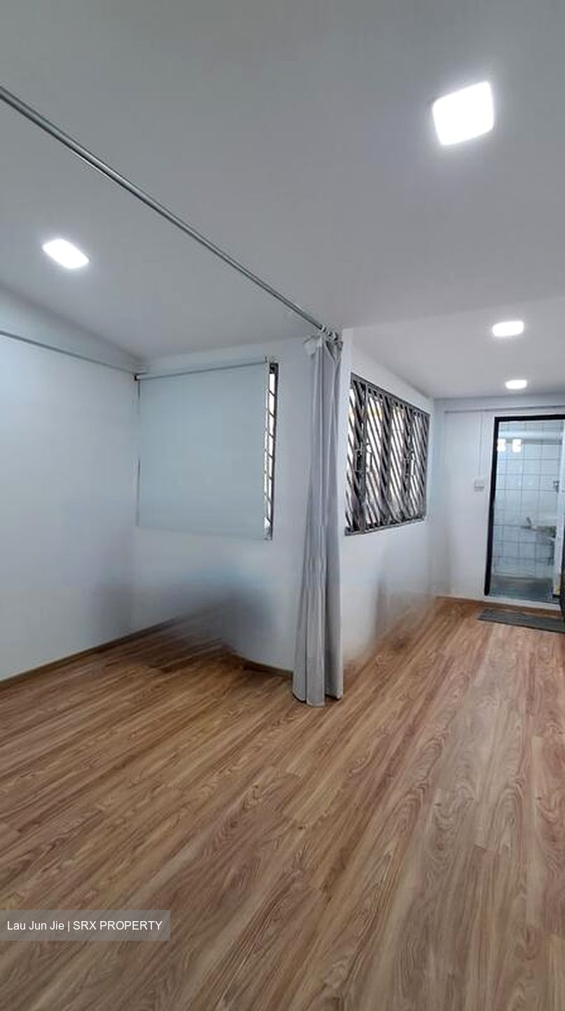 North Bridge Road (D7), Retail #468748571
